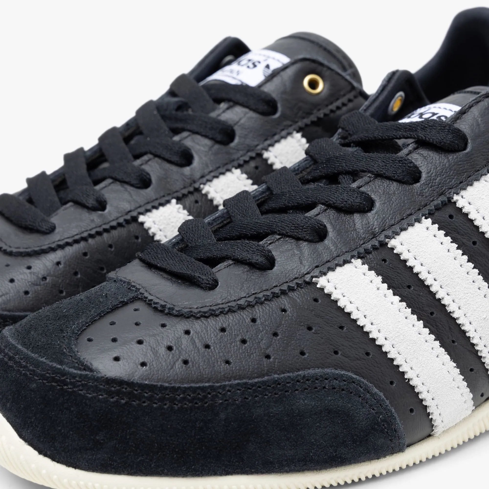 adidas Originals Women's Japan Black Core Black / Ftwr White - Gold Metallic